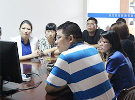 浙江旭日纖維有限公司主要生產(chǎn)和銷(xiāo)售浙江旭日纖維有限公司，丙綸超細(xì)旦絲，丙綸FDY絲，丙綸彈力絲，玉米纖維，中分子PE絲，冰絲，玉米纖維FDY